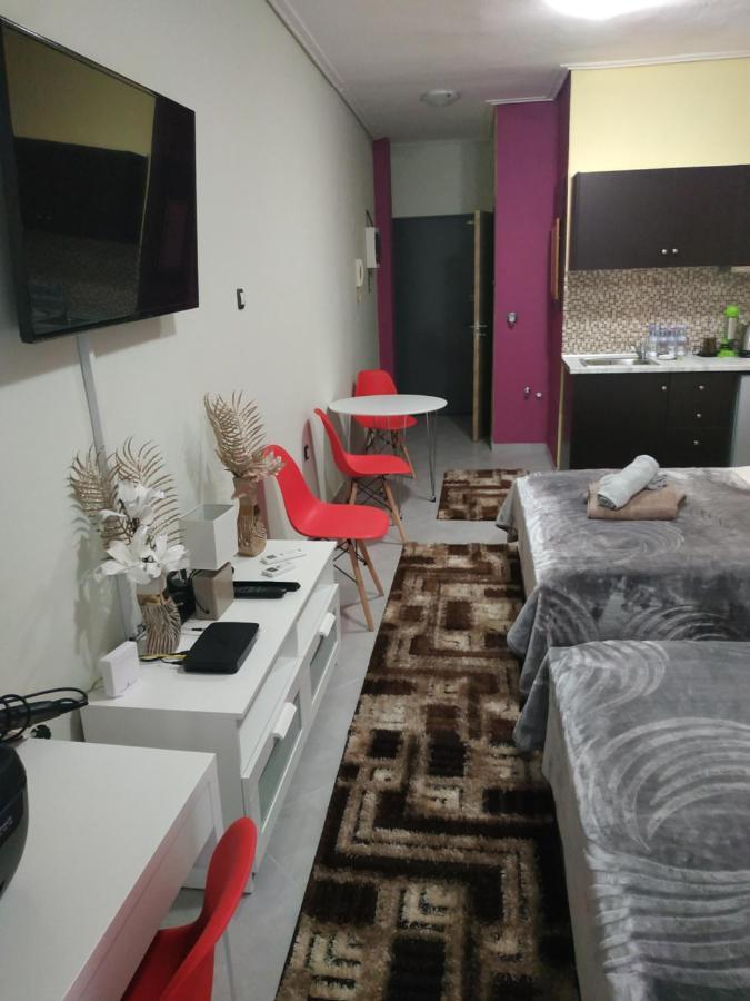 G M 1 Rooms Kentro In The Heart Of The City Larissa Exterior photo